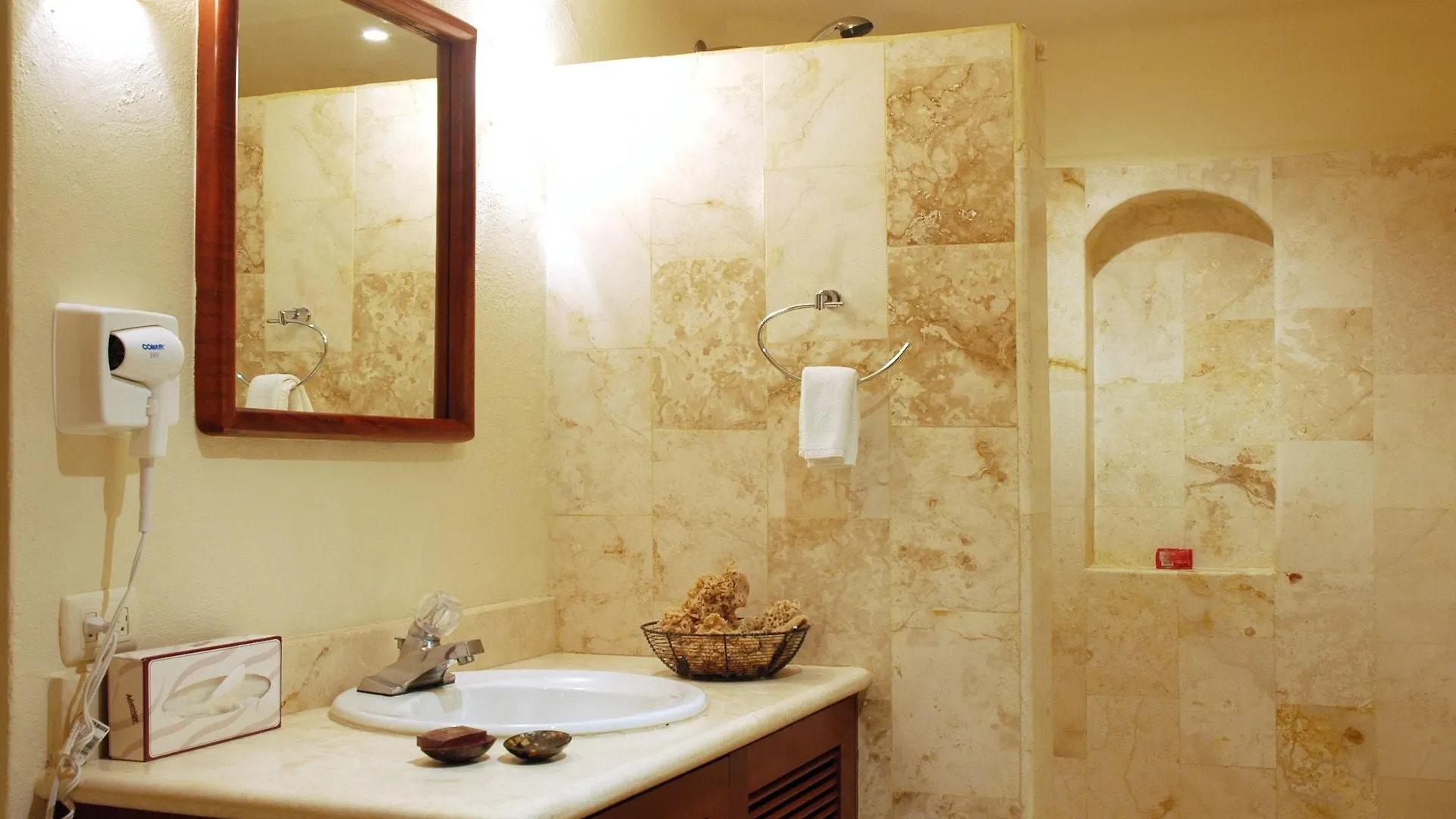 Villas Sacbe Condo Hotel And Beach Club Playa del Carmen Mexiko
